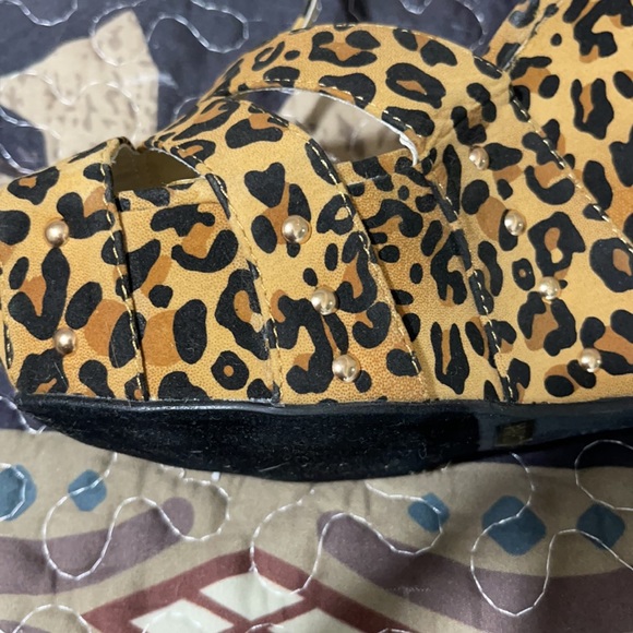 Cheetah print heals - Picture 3 of 6